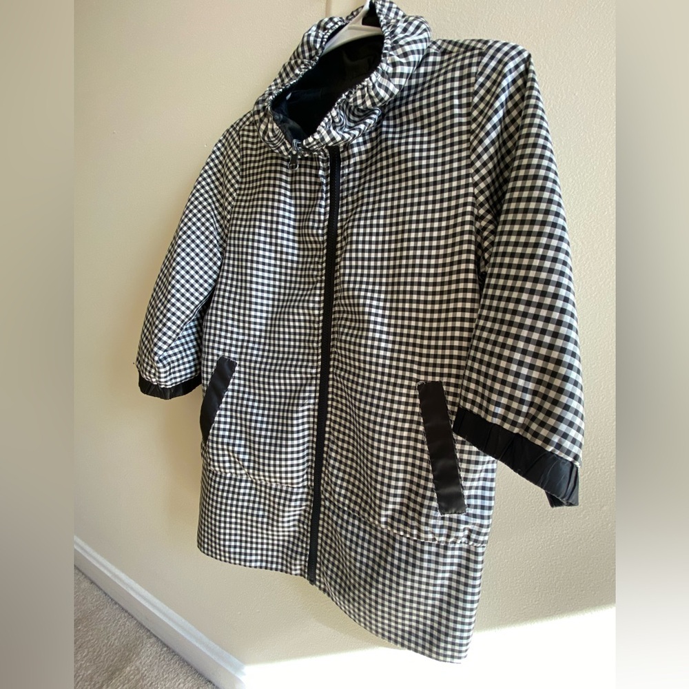 Blouse/Jacket (Short sleeves). Very good condition.